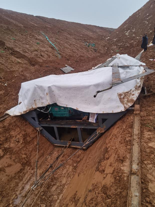 牽引式水渠機械設(shè)備